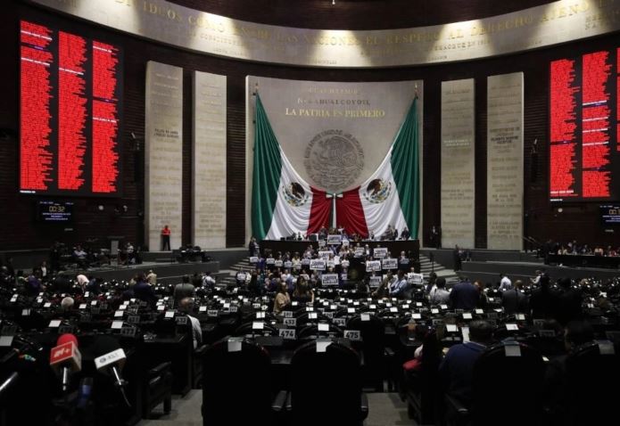 Con 322 votos a favor y 128 en contra, el Congreso avaló cambios a la Ley de Amparo.