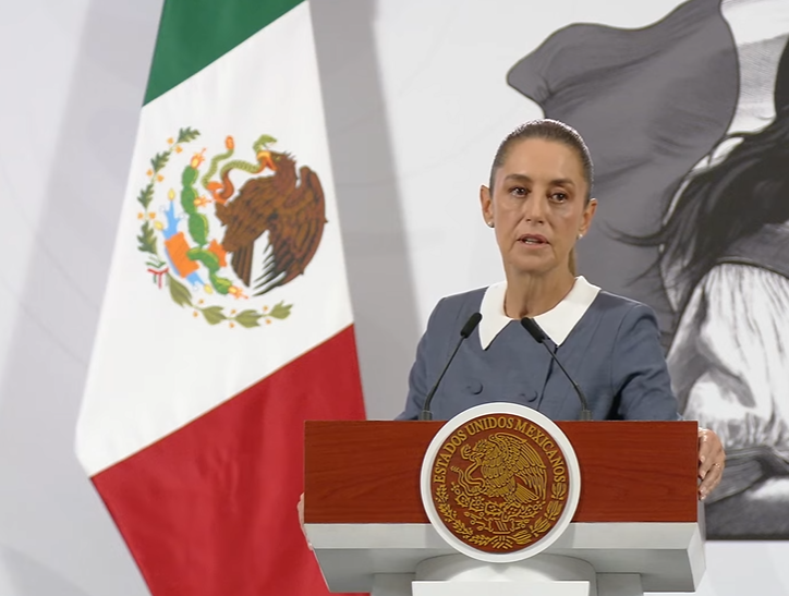 "No está bien", Claudia Sheinbaum calificó como inaceptable la presunta entrega de despensas del CJNG y anunció el inicio de apoyos oficiales a damnificados este fin de semana. Foto: 24 Horas,