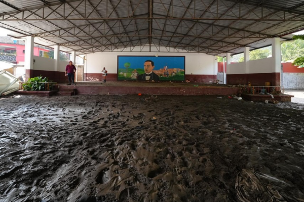 La SEP destinará más de 3 mil millones de pesos al rescate de más de mil escuelas dañadas por las lluvias en todo el país. FOTO: X @mario_delgado.