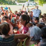 Claudia Sheinbaum regresó a la Sierra Norte de Puebla para supervisar los apoyos tras las lluvias que devastaron comunidades como La Ceiba, en Xicotepec.