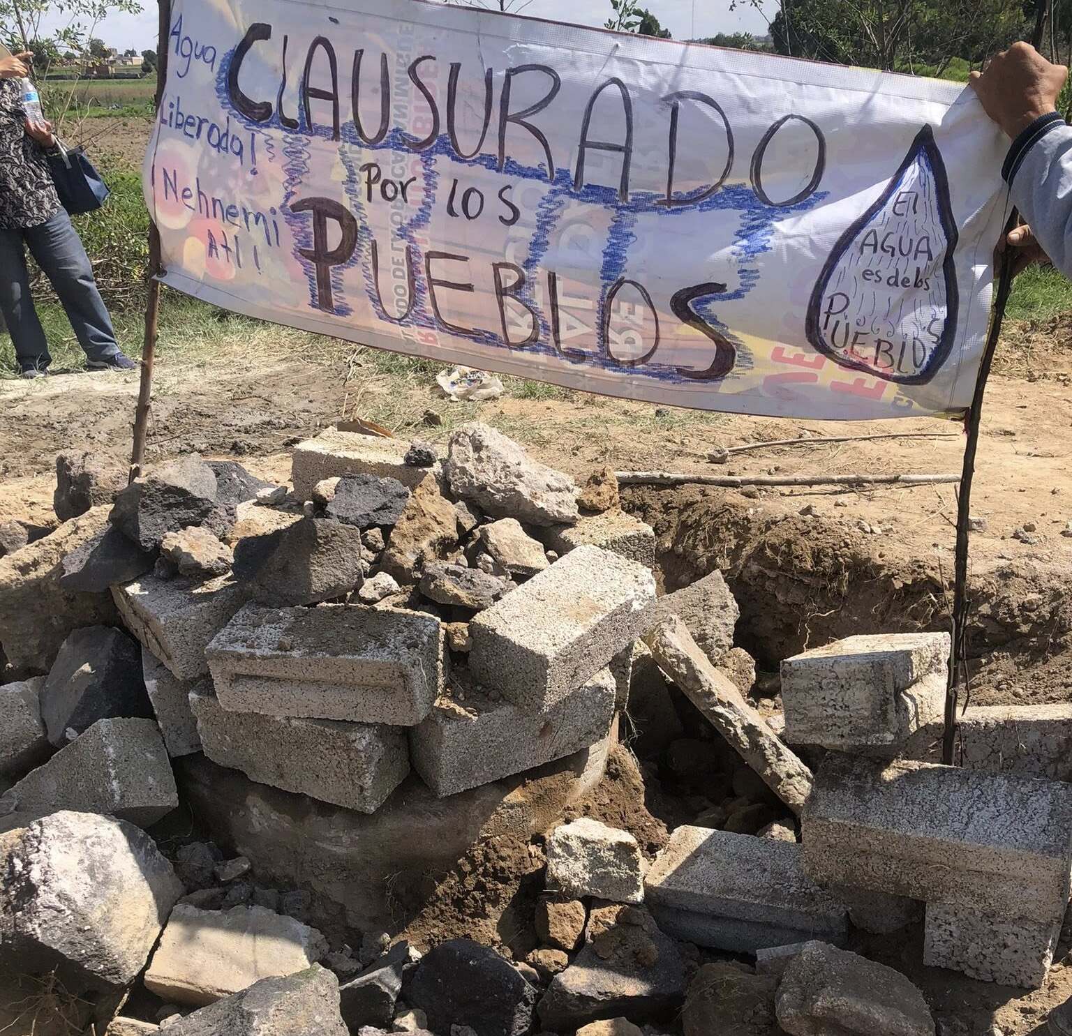 Armenta llama al diálogo en Xoxtla y defiende que el agua es un recurso de todos los mexicanos, mientras se reanudan los trabajos del Pozo del Bienestar.