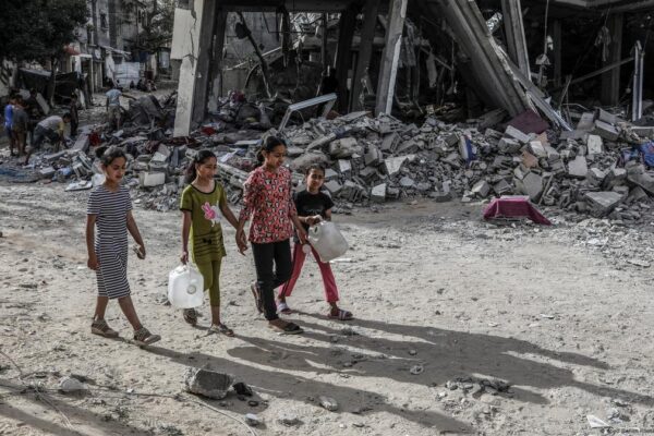 México inicia gestiones para recibir a niños palestinos que requieren atención médica. Foto: DW.