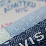 Embajada de EUA dice que la revocación de visas aplica para todos por igual, basta con que existan "indicios de riesgo" o "violación a las leyes migratorias" para retirar el documento.