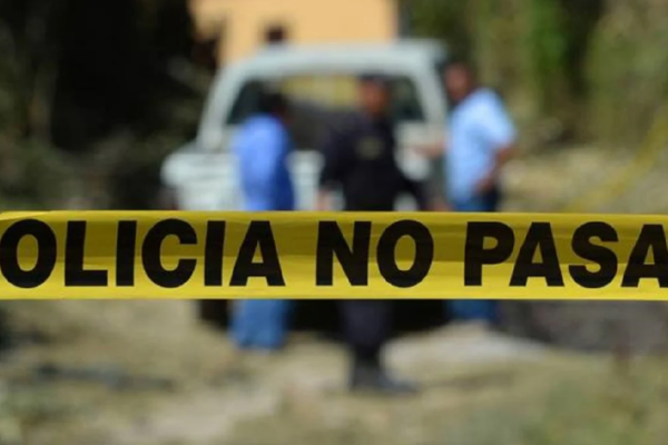Cuatro personas murieron y 11 más resultaron heridas tras un ataque armado durante un bautizo en Huejotzingo; autoridades investigan si se trató de un ajuste de cuentas.