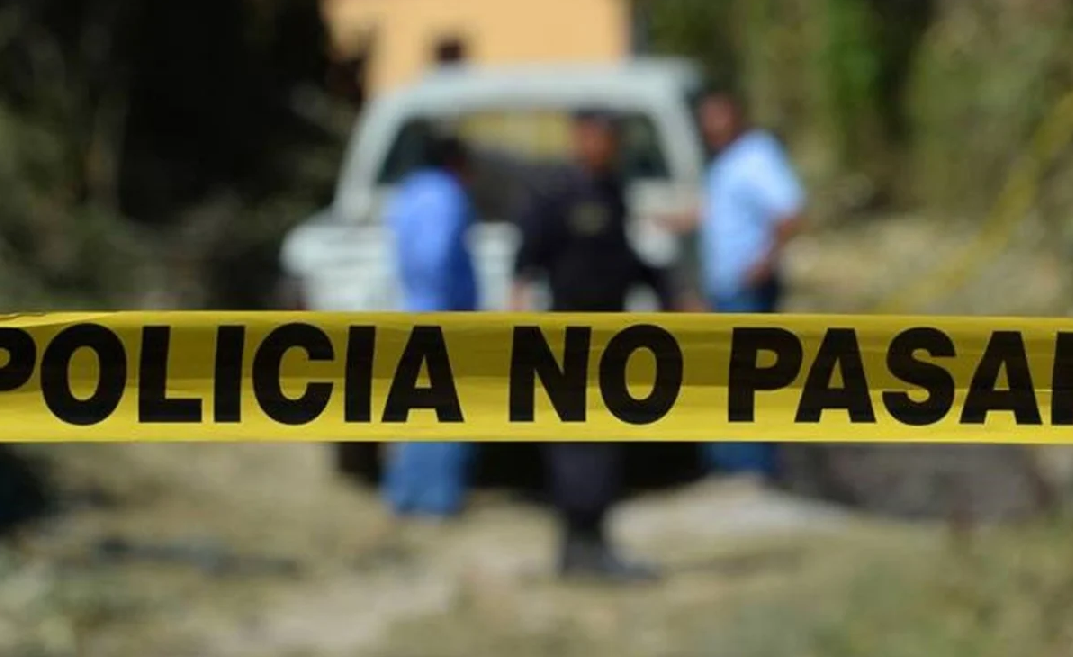 Cuatro personas murieron y 11 más resultaron heridas tras un ataque armado durante un bautizo en Huejotzingo; autoridades investigan si se trató de un ajuste de cuentas.