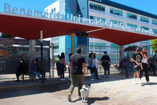 Estudiantes y docentes de la BUAP disfrutarán de un megapuente de cuatro días por las celebraciones de Día de Muertos. FOTO: Periódico Enfoque.