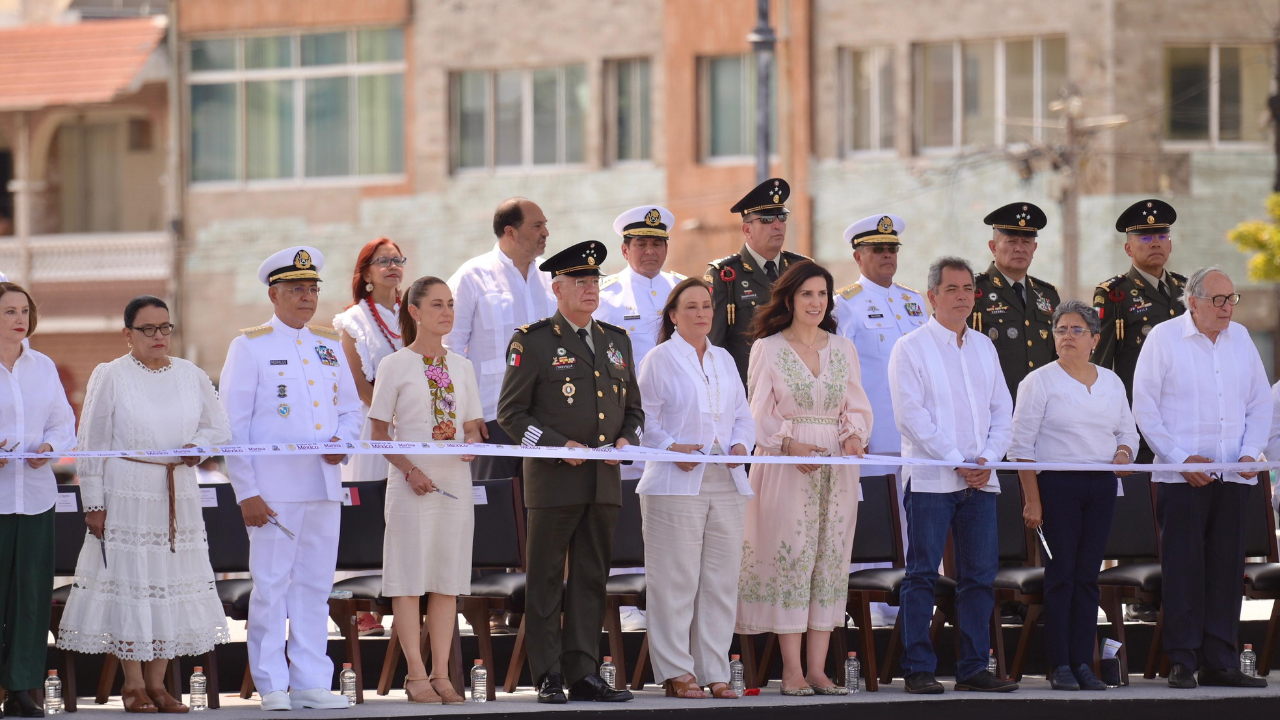 Sheinbaum exige sancionar la corrupción dentro de las Fuerzas Armadas durante acto naval en Veracruz