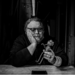 Guillermo del Toro, Netflix y la escuela Gobelins unirán fuerzas en París para abrir un centro dedicado a preservar el arte del stop motion. Foto: GQ.