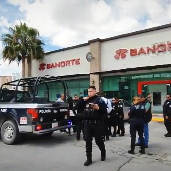 Disparos y persecución en San Andrés Cholula: un cuentahabiente sufrió un asalto afuera de Plaza Pabellón y perdió 2 millones de pesos. Foto: Es Imagen.