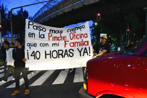 La presidenta Claudia Sheinbaum adelantó que la Secretaría del Trabajo presentará en noviembre la iniciativa para que la jornada semanal no exceda las 40 horas. Foto: Pie de página.