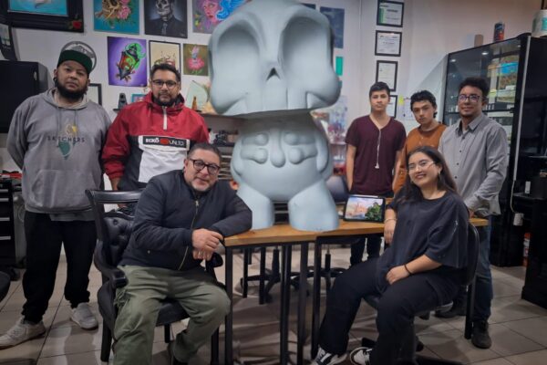 ¡Arte monumental en Texmelucan! La 12ª edición de “Me lleva la huesuda” llega al zócalo con calaveritas gigantes hechas por artistas locales e internacionales.