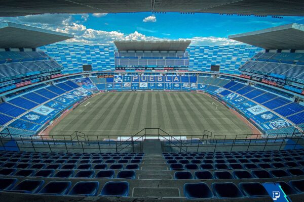 Puebla invertirá 280 mil dólares en la modernización del Estadio Cuauhtémoc para atraer a una selección nacional como sede de entrenamiento durante el Mundial 2026. FOTO: Estadios FC.
