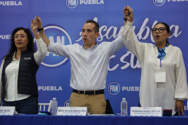 El dirigente estatal del PAN en Puebla rechazó las acusaciones de irregularidades durante la renovación del Consejo Estatal y aclaró que el material distribuido entre militantes fue un cuadernillo informativo. FOTO: Es Imagen.