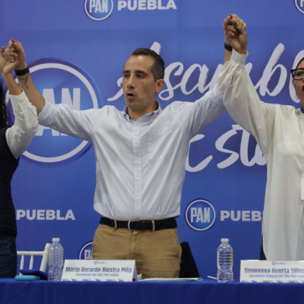 El dirigente estatal del PAN en Puebla rechazó las acusaciones de irregularidades durante la renovación del Consejo Estatal y aclaró que el material distribuido entre militantes fue un cuadernillo informativo. FOTO: Es Imagen.