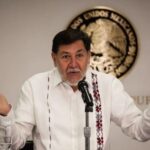 “No es berrinche, no es presión”, aseguró Fernández Noroña al revelar que dejará su curul en el Senado por una misión que calificó como “de alta relevancia”. Foto: Vanguardia.