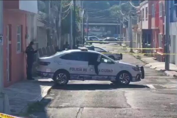 Una joven fue hallada sin vida dentro de un carrito de supermercado en el centro de Puebla; Fiscalía ya investiga el hecho. Foto: Es Imagen.
