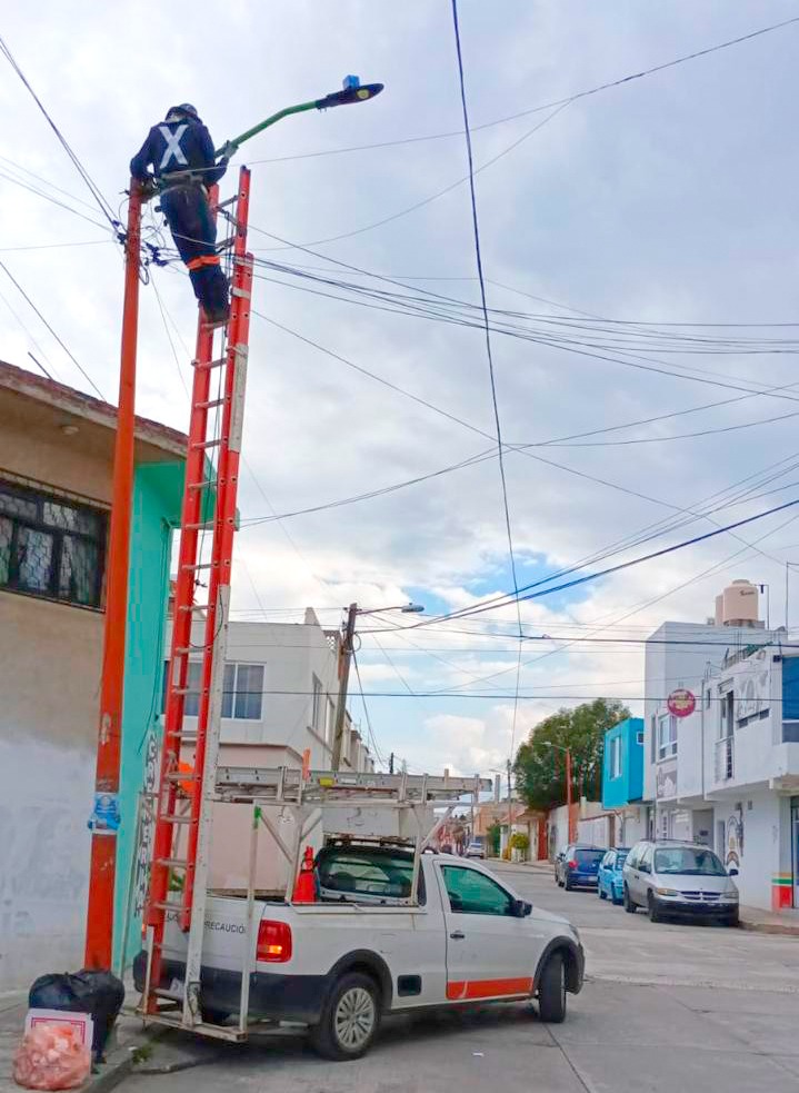 Texmelucan invierte 9 MDP en rehabilitación de luminarias