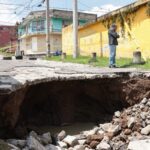 Vecinos de Romero Vargas alertan por un socavón