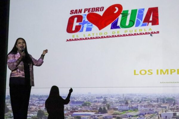 Tonantzin Fernández presentó visitcholula.mx, una plataforma que guía a los visitantes con mapas, rutas y los imperdibles de San Pedro Cholula.