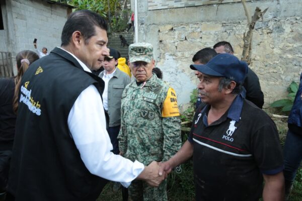 El Gobierno de Puebla refuerza las acciones de apoyo en la Sierra Norte tras las intensas lluvias, con la participación de fuerzas federales y dependencias estatales enfocadas en el rescate, atención humanitaria y rehabilitación de caminos.