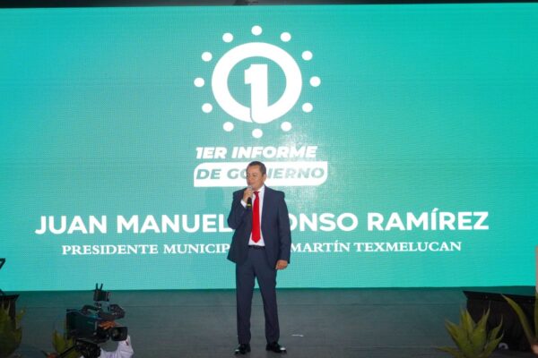 En su Primer Informe de Gobierno, el presidente municipal de San Martín Texmelucan, Juan Manuel Alonso Ramírez, destacó los avances en seguridad pública, con resultados que reflejan una reducción del 14% en los delitos totales y del 60% en el robo a transportistas.