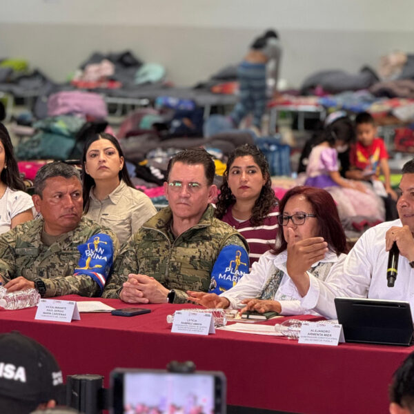 Gissel Santander encabeza la entrega de 80 kits de herramientas para apoyar la recuperación de Huauchinango y otros municipios afectados por lluvias.