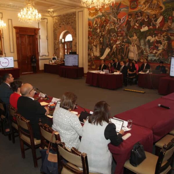 Durante su comparecencia, la contralora municipal Dulce Rivera Aranda destacó los avances en auditorías, control del gasto y formación ética del servicio público.