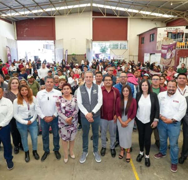 Pepe Chedraui llevó la Jornada Integral Imparable a San Pablo Xochimehuacan, acercando servicios médicos, educativos y sociales a miles de familias poblanas.