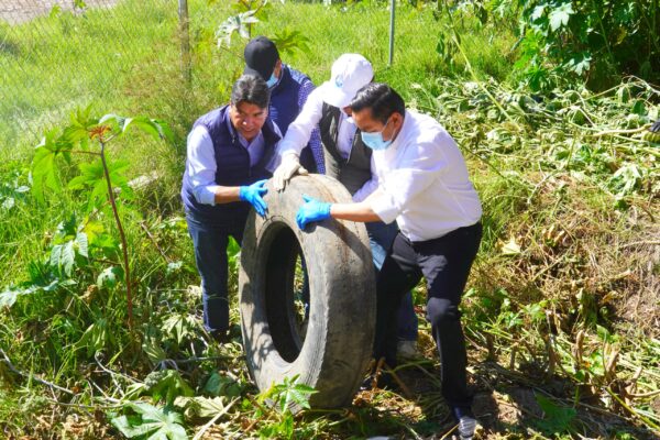 El Gobierno Municipal de San Martín Texmelucan realizó una jornada de limpieza y reforestación en la ribera del río Atoyac, en coordinación con autoridades estatales y federales.