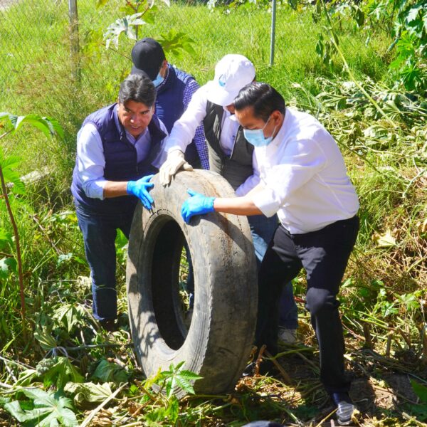 El Gobierno Municipal de San Martín Texmelucan realizó una jornada de limpieza y reforestación en la ribera del río Atoyac, en coordinación con autoridades estatales y federales.