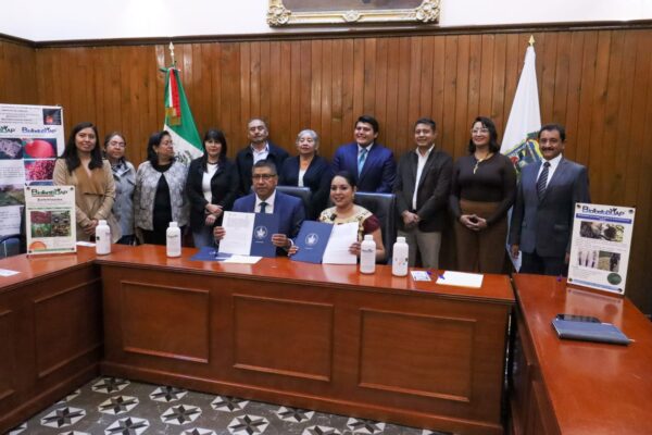 San Pedro Cholula y la BUAP firmaron un convenio para impulsar el uso de biofertilizantes y reducir el empleo de agroquímicos en la producción local.