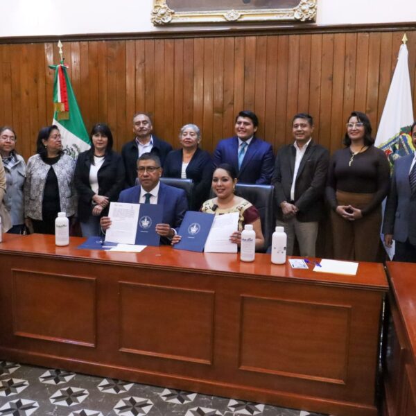 San Pedro Cholula y la BUAP firmaron un convenio para impulsar el uso de biofertilizantes y reducir el empleo de agroquímicos en la producción local.