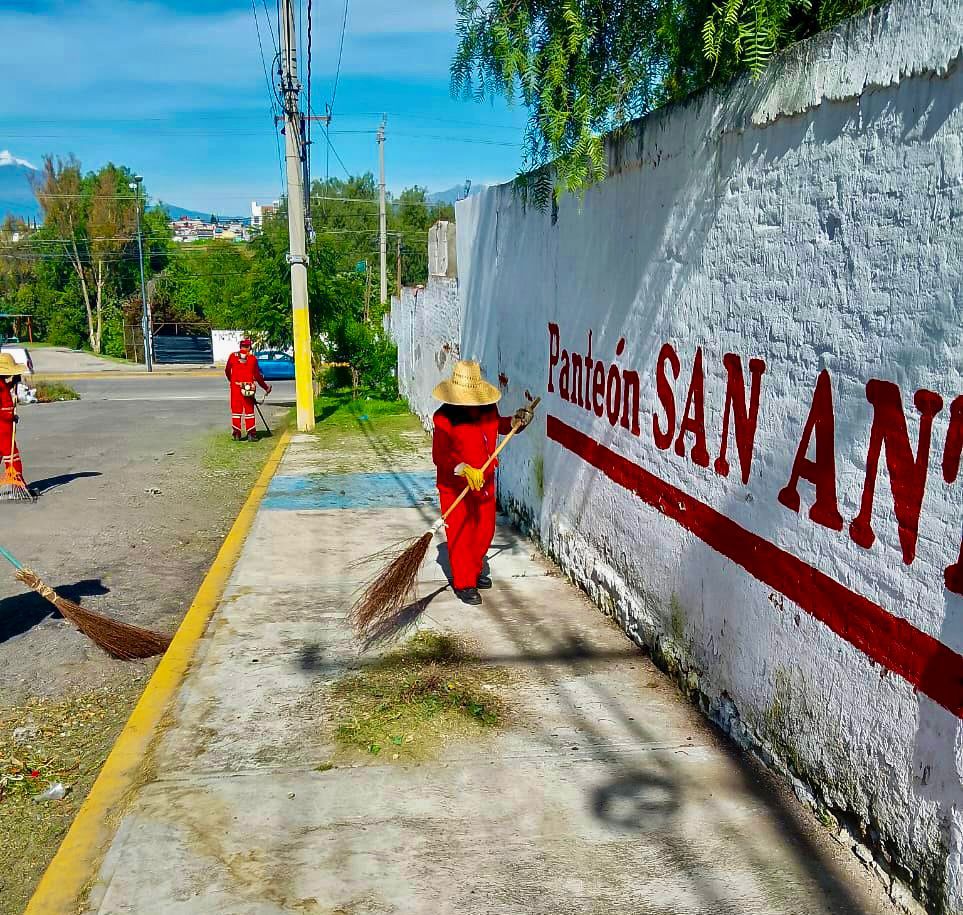 Puebla refuerza limpieza y lanza plan de reciclaje de flores por Día de Muertos