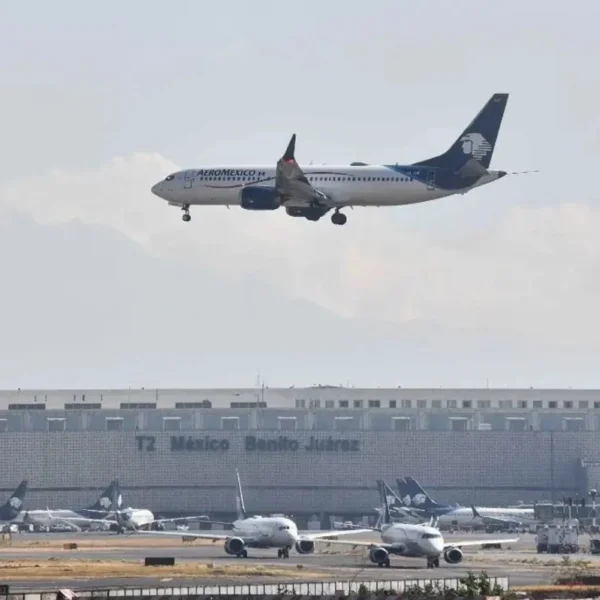 El gobierno federal analiza reactivar operaciones de carga aérea internacional en el AICM y ampliar los slots para aerolíneas extranjeras, en medio de un diferendo con Estados Unidos por rutas y transporte de carga. FOTO: Cuartoscuro.