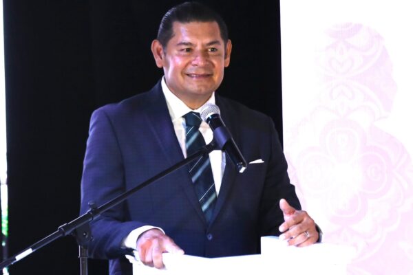 El gobernador Alejandro Armenta presentó al Congreso local una iniciativa para reformar el decreto que regula la Policía Auxiliar de Puebla.