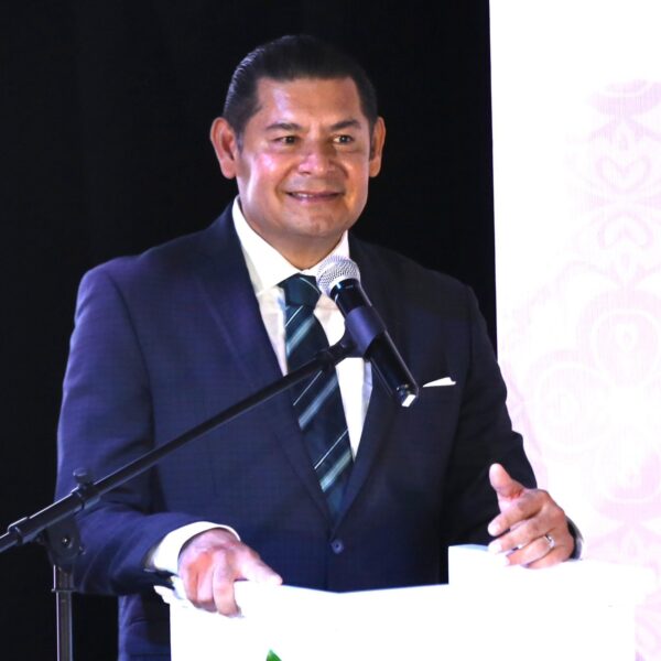 El gobernador Alejandro Armenta presentó al Congreso local una iniciativa para reformar el decreto que regula la Policía Auxiliar de Puebla.
