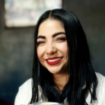 Anallely López dejó su cargo en Bienestar Puebla luego de aparecer en fotos con Nazario “N”, presunto operador del CJNG.