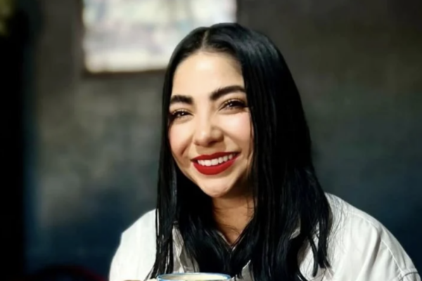 Anallely López dejó su cargo en Bienestar Puebla luego de aparecer en fotos con Nazario “N”, presunto operador del CJNG.