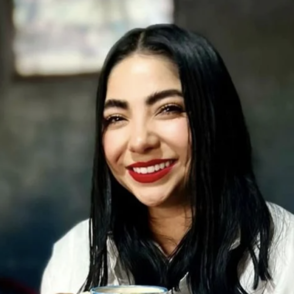Anallely López dejó su cargo en Bienestar Puebla luego de aparecer en fotos con Nazario “N”, presunto operador del CJNG.