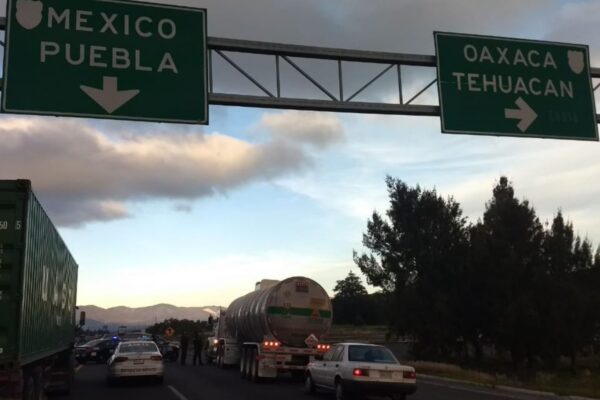 El 95% de los asaltos en la autopista México–Veracruz ocurren en Puebla; la Guardia Nacional refuerza la vigilancia en el “triángulo rojo”. FOTO: Debate.