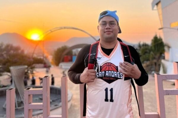 Indignación por el fallecimiento de un basquetbolista mexicano que disputaba un torneo en Medellín, Colombia. Las autoridades de aquel país se niegan a devolver el cuerpo, la familia clama justicia y rechazo de la SRE. Foto: Redes Sociales.