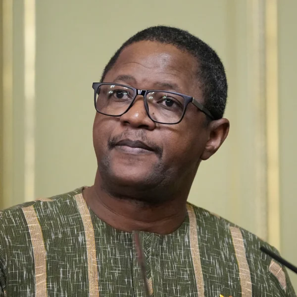 El ministro de Asuntos Exteriores, Karamoko Jean-Marie Traoré, calificó como "indecente" la petición de Estados Unidos a Burkina Faso.