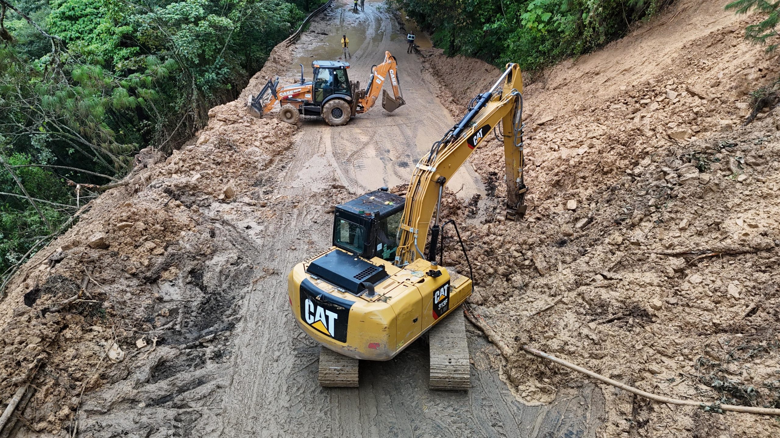 Persisten daños en la Sierra Norte de Puebla: 12 caminos y varios puentes siguen cerrados tras las lluvias