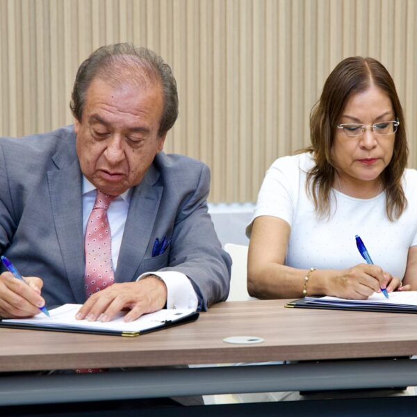 El Congreso del Estado de Puebla y la Sociedad Española de Beneficencia firmaron un convenio de colaboración para fortalecer las acciones conjuntas en materia de salud, bienestar y responsabilidad social FOTO: Congreso de Puebla.