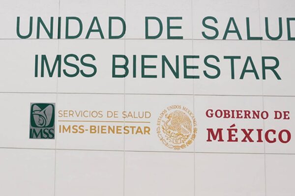 IMSS Bienestar en Puebla opera con un déficit de más de cinco mil trabajadores, principalmente médicos y enfermeras. FOTO: La Jornada de Oriente.
