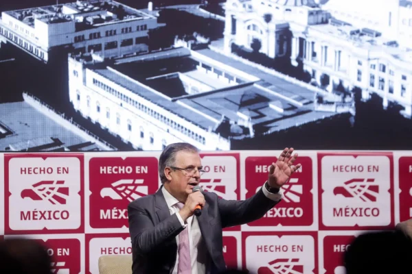 El secretario de Economía, Marcelo Ebrard, informó que el gobierno federal aguardará la publicación oficial de los aranceles anunciados por Estados Unidos