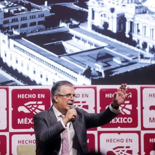 El secretario de Economía, Marcelo Ebrard, informó que el gobierno federal aguardará la publicación oficial de los aranceles anunciados por Estados Unidos