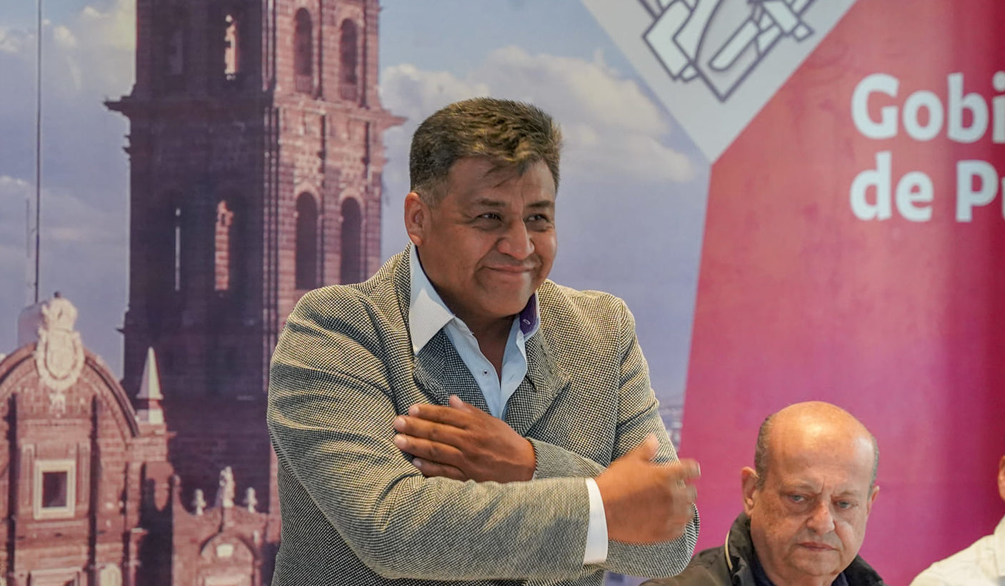 El alcalde Vicente Sánchez Méndez enfrenta denuncias por agredir a sus compañeras.