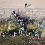 La Oficina de Aduanas y Protección Fronteriza reportó que los intentos de ingreso cayeron casi 80% respecto al año anterior, marcando un giro en la tendencia migratoria reciente. FOTO: Getty Images.