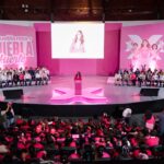 Fuerza por México relanzó su proceso de afiliación en Puebla con un acto multitudinario en el Auditorio de la Reforma, donde busca sumar 3 mil militantes y renovar su imagen política. FOTO: FB @fuerzaxpuebla.